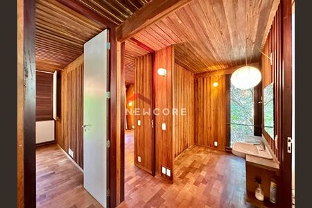 32_photo/94cfaaab77.93b8fa184532727f-ATLAS-70ea89c2-e159-4ccb-933f-b3171e710bfc.jpg de casa de condomínio à venda com 4 quartos, 260m² em Chácara do Refúgio, Carapicuíba