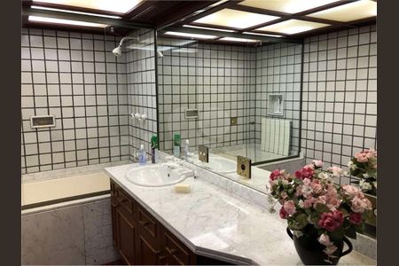 24_photo/94cfaaab77.f38e38137a2159e3-ATLAS-214ec1d5-e7a5-4a96-9dff-6096cfa4e9a2.jpg de casa à venda com 5 quartos, 1102m² em Chácara do Refúgio, Carapicuíba