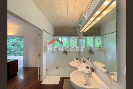 36_photo/94cfaaaba5.e182d30f96765f76-ATLAS-18a62a3d-ff63-477d-907c-29d339968d84.jpg de casa de condomínio à venda com 3 quartos, 380m² em Chácara do Refúgio, Carapicuíba