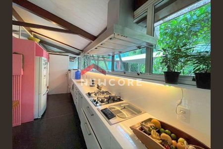 10_photo/94cfaaaba5.e182d30f96765f76-ATLAS-45a6c12f-a7d5-4db9-a2c2-3344c92ac520.jpg de casa de condomínio à venda com 3 quartos, 380m² em Chácara do Refúgio, Carapicuíba