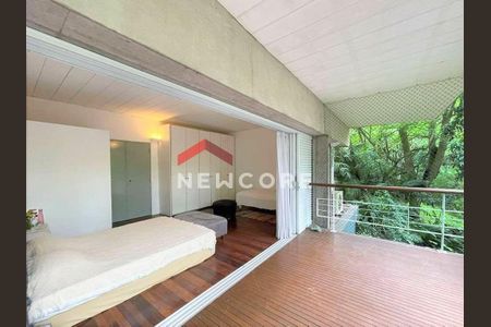 40_photo/94cfaaaba5.e182d30f96765f76-ATLAS-6d3e1860-cc85-49c9-a0e5-cb89eee3b750.jpg de casa de condomínio à venda com 3 quartos, 380m² em Chácara do Refúgio, Carapicuíba