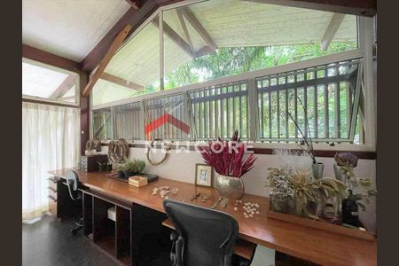 20_photo/94cfaaaba5.e182d30f96765f76-ATLAS-a30ca83b-08fe-4af8-9025-583eac909b1b.jpg de casa de condomínio à venda com 3 quartos, 380m² em Chácara do Refúgio, Carapicuíba