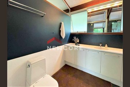 50_photo/94cfaaaba5.e182d30f96765f76-ATLAS-d21378e1-0899-4aeb-aef8-c26e5cfeb569.jpg de casa de condomínio à venda com 3 quartos, 380m² em Chácara do Refúgio, Carapicuíba