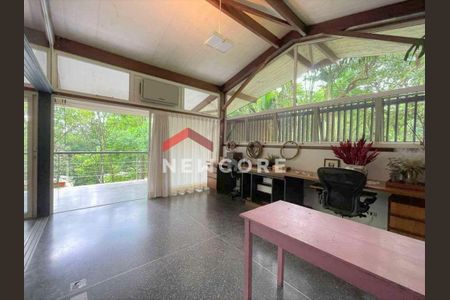 19_photo/94cfaaaba5.e182d30f96765f76-ATLAS-d39768c5-47c8-448a-9e44-71cded54e415.jpg de casa de condomínio à venda com 3 quartos, 380m² em Chácara do Refúgio, Carapicuíba