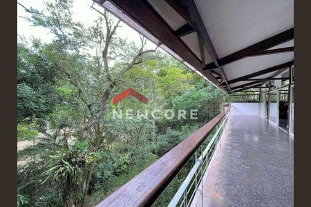 14_photo/94cfaaaba5.e182d30f96765f76-ATLAS-e61ca0cc-5d5c-4c3c-a82e-c9c51815b250.jpg de casa de condomínio à venda com 3 quartos, 380m² em Chácara do Refúgio, Carapicuíba