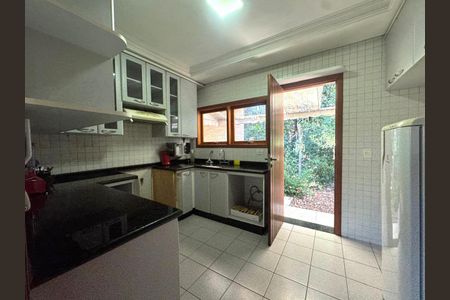 3_photo/94cfaaabb3.18d35e9b3b089d06-ATLAS-3895257c-956f-41cd-a363-d04816b2e2c5.jpg de casa de condomínio à venda com 3 quartos, 212m² em Chácara do Refúgio, Carapicuíba