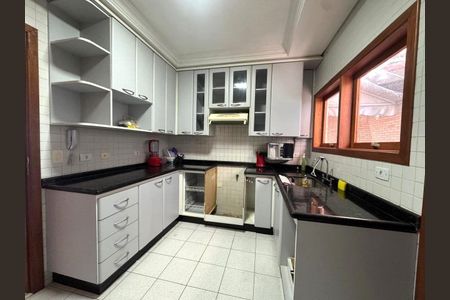 10_photo/94cfaaabb3.18d35e9b3b089d06-ATLAS-8dc58eaf-b09d-4ab9-8038-4b9eef6f7496.jpg de casa de condomínio à venda com 3 quartos, 212m² em Chácara do Refúgio, Carapicuíba