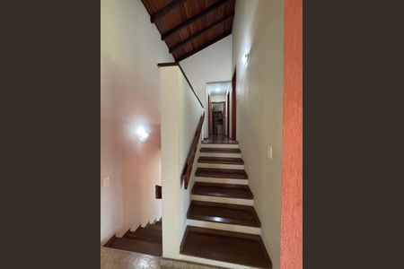 3_photo/94cfaaabb3.18d35e9b3b089d06-ATLAS-b3868dd6-7322-4ba6-9d7b-4d22a6a4881b.jpg de casa de condomínio à venda com 3 quartos, 212m² em Chácara do Refúgio, Carapicuíba