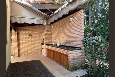 7_photo/94cfaaabb3.18d35e9b3b089d06-ATLAS-b39b45ed-a057-4202-9bcd-e4b47f8efee1.jpg de casa de condomínio à venda com 3 quartos, 212m² em Chácara do Refúgio, Carapicuíba