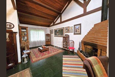 13_photo/94cfaaac41.d94908c5e3eb3846-ATLAS-dd7bc080-3999-41e8-ba88-3c0affd837a8.jpg de casa à venda com 3 quartos, 250m² em Granja Viana, Cotia