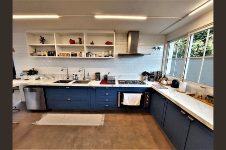 10_photo/94cfaaacb1.9845a183adc4e21d-ATLAS-06db4cb0-4951-460e-83c2-9a621edc77df.jpg de casa de condomínio à venda com 5 quartos, 586m² em Jardim Helena, Carapicuíba