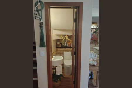 55_photo/94cfaaad3f.235b0d64cbaeeb21-ATLAS-ec38d9c3-8cd3-403f-b0ca-4fed8fea22cc.jpg de casa de condomínio à venda com 3 quartos, 202m² em Granja Viana, Cotia