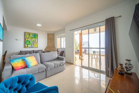 3_photo/94cfaaada5.81c488c884db3593-ATLAS-1dcd74fb-125f-45f9-a202-9f6979b9fc5e.jpg de casa de condomínio à venda com 4 quartos, 154m² em Granja Viana, Cotia