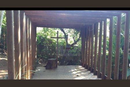 1_photo/94cfaaade3.3fb6a6d23b4be51c-ATLAS-c31dcee2-0f1c-4fdc-a9cb-3427439c59ee.jpg de casa à venda com 4 quartos, 450m² em Granja Viana, Cotia