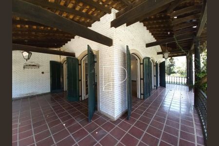 37_photo/94cfaaae1d.6f3426350093cd90-ATLAS-7731d343-ac0a-4623-abfb-6fbf23f7ed4e.jpg de casa à venda com 4 quartos, 404m² em Granja Viana, Cotia