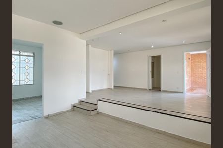 19_photo/94cfaaae2b.8e927f3430f5a69c-ATLAS-85ad7d9d-c7f5-494b-9bea-e79d71126398.jpg de casa à venda com 4 quartos, 582m² em Granja Viana, Cotia