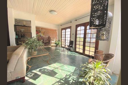 12_photo/94cfaaaee9.ba1c0bc9cbfcae1e-ATLAS-d99bcd8d-32cc-434b-b64e-cac77901925c.jpg de casa à venda com 3 quartos, 400m² em Granja Viana, Cotia