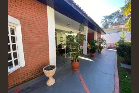 5_photo/94cfaaaf8f.dabf6d33826e301d-ATLAS-7bae2e5e-7dc2-444a-a287-9befc6a4e2c0.jpg de casa à venda com 3 quartos, 330m² em Granja Viana, Cotia