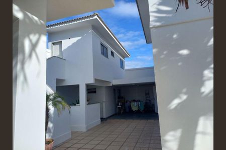 16_photo/94cfaaaff7.3be18b52e244e7c2-ATLAS-2574d595-d159-4fcc-83e6-b9398efbde6e.jpg de casa de condomínio à venda com 4 quartos, 220m² em Granja Viana, Cotia