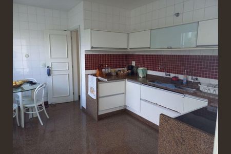 5_photo/94cfaaaff7.3be18b52e244e7c2-ATLAS-6c473262-cb8d-43eb-9941-f0a7bb3d7df6.jpg de casa de condomínio à venda com 4 quartos, 220m² em Granja Viana, Cotia