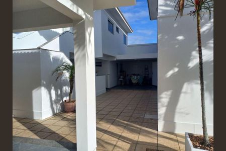 26_photo/94cfaaaff7.3be18b52e244e7c2-ATLAS-b28e1459-156c-46b6-9c84-e56a50b279dd.jpg de casa de condomínio à venda com 4 quartos, 220m² em Granja Viana, Cotia