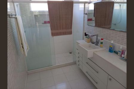 8_photo/94cfaaaff7.3be18b52e244e7c2-ATLAS-e749bd8c-1356-4eb3-99db-1269612fef3e.jpg de casa de condomínio à venda com 4 quartos, 220m² em Granja Viana, Cotia