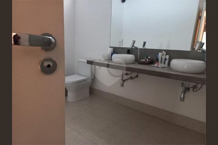 34_photo/94cfaaaffd.f8b5319c31ea9539-ATLAS-94464b64-1079-43b4-84d3-c0522c8227f3.jpg de casa à venda com 6 quartos, 468m² em Granja Viana, Cotia