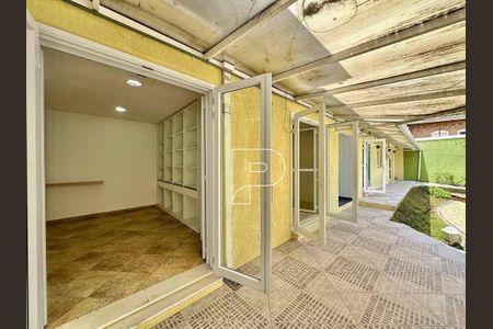 77_photo/94cfaab1af.9895fde167f4d605-ATLAS-45cc7bb8-8eb9-435e-accb-d5d2cf831e57.jpg de casa à venda com 3 quartos, 443m² em Granja Viana, Cotia