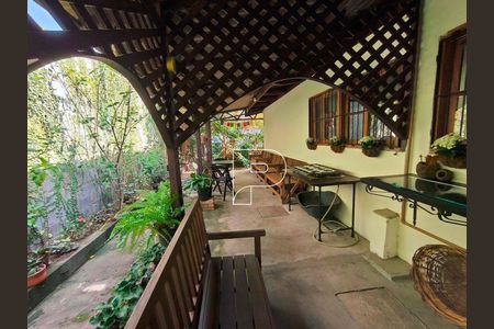 4_photo/94cfaab1d1.90bd9ce7e18c11b8-ATLAS-e9875e90-d884-4fa5-a3f0-f510ce3e86fd.jpg de casa à venda com 4 quartos, 275m² em Granja Viana, Cotia