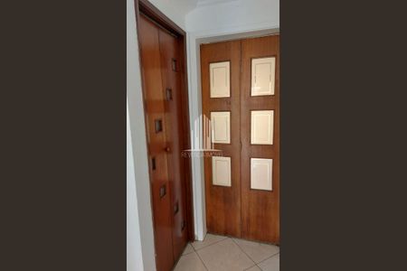 6_photo/94cfaab2cd.8a00a68238a6a06b-ATLAS-8e4a0bec-50bf-4e54-b076-2b06af105c14.jpg de casa à venda com 2 quartos, 70m² em Parque Frondoso, Cotia