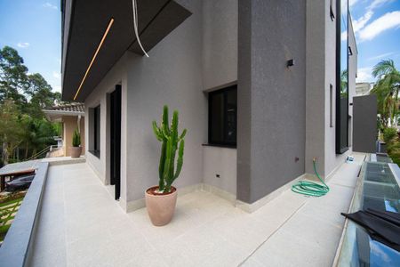 9_photo/94cfaab47f.4cea1a0b3f6bbd2f-ATLAS-3b5428e3-666c-4cdc-a9d6-fb6a117635c4.jpg de casa à venda com 4 quartos, 360m² em Granja Viana, Cotia