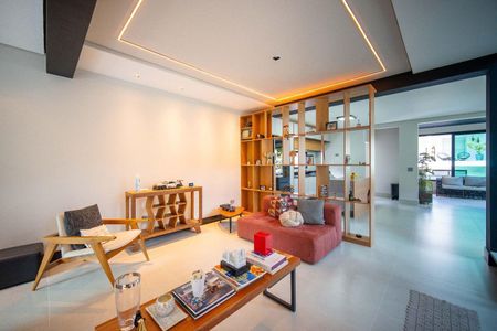 8_photo/94cfaab47f.4cea1a0b3f6bbd2f-ATLAS-48819b23-8f6a-40a7-bd29-c04bf1cfa0df.jpg de casa à venda com 4 quartos, 360m² em Granja Viana, Cotia