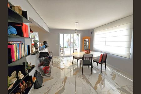 3_photo/94cfaab4ad.7a69ff73eb43ff8d-ATLAS-63585f19-32ed-4d85-9366-23f76c69e8b7.jpg de casa à venda com 4 quartos, 220m² em Lageadinho, Cotia