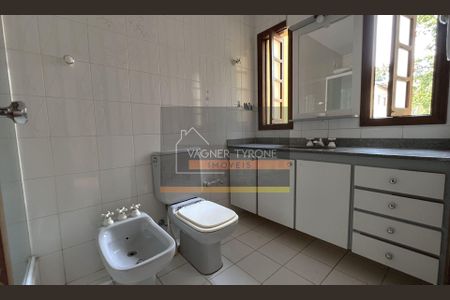 8_photo/94cfaab6b7.ce0e127f29cc1409-ATLAS-56d27771-e10b-48d7-a62b-b6b007c7ce37.jpg de casa à venda com 3 quartos, 324m² em Jardim Lambreta, Cotia