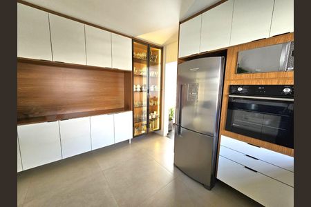 8_photo/94cfaab6fb.8f3f2a47dd94676f-ATLAS-9dc7de87-8976-4bdb-bfc3-473af3eb956a.jpg de casa de condomínio à venda com 3 quartos, 336m² em Horizontal Park, Cotia