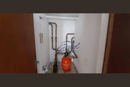 34_photo/94cfaab72d.561dcad3d0cedf12-ATLAS-a029b773-ba5b-47ca-ab1c-cc82d1dc763e.jpg de casa à venda com 3 quartos, 318m² em Jardim Barbacena, Cotia