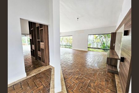 6_photo/94cfaab821.873c8b8e47666640-ATLAS-e479408f-aa03-4cbb-a168-e7af5c1177e7.jpg de casa de condomínio à venda com 4 quartos, 600m² em Bosque do Vianna, Cotia