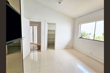 5_photo/94cfaab821.873c8b8e47666640-ATLAS-ffecfc74-e201-494a-b85b-277d898745ef.jpg de casa de condomínio à venda com 4 quartos, 600m² em Bosque do Vianna, Cotia