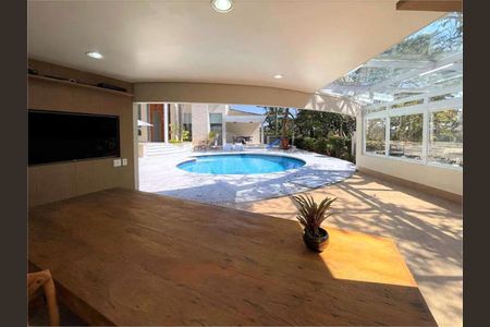 11_photo/94cfaab847.4b1992a7ab35c141-ATLAS-638ae5b6-7094-42e2-9bd3-9eb56fcd66b5.jpg de casa à venda com 4 quartos, 491m² em Bosque do Vianna, Cotia