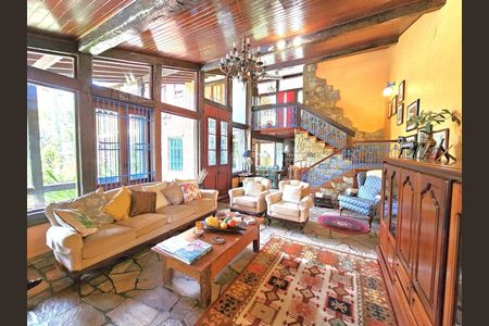 4_photo/94cfaab9a9.131c711fc740dfc3-ATLAS-d0ace83d-785f-49d4-aa1b-dfc679ebf34c.jpg de casa à venda com 3 quartos, 350m² em Horizontal Park, Cotia