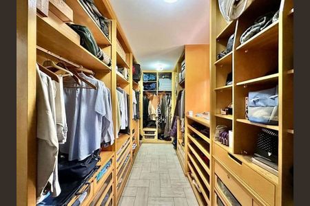 19_photo/94cfaab9a9.a8b057114370f0ae-ATLAS-c3adb012-2430-4fba-b835-e1356b385ca0.jpg de casa à venda com 3 quartos, 604m² em Jardim Barbacena, Cotia