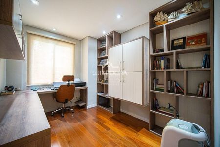 3_photo/94cfaaba13.ceff8192393c33de-ATLAS-2a01512e-34df-4f3b-9d21-5d2c06843355.jpg de casa à venda com 3 quartos, 215m² em Granja Viana, Cotia