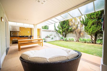 18_photo/94cfaaba13.ceff8192393c33de-ATLAS-cd1afd71-4f2e-46f3-aa0c-b1dfcc8f0c30.jpg de casa à venda com 3 quartos, 215m² em Granja Viana, Cotia