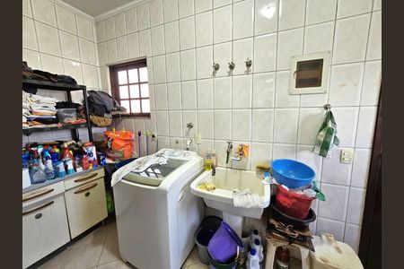 7_photo/94cfaaba3b.1362ecc7aacc93b7-ATLAS-aaa95f33-0bdf-46e1-9e17-371156f96f28.jpg de casa à venda com 4 quartos, 248m² em Lageadinho, Cotia