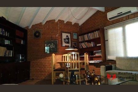 11_photo/94cfaaba5f.cb2272fcfeb20142-ATLAS-7fd91a15-ff35-43a6-a4cc-0d4e62403449.jpg de casa à venda com 3 quartos, 450m² em Granja Viana, Cotia