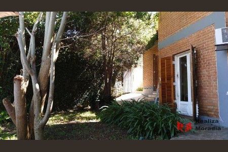 8_photo/94cfaaba5f.cb2272fcfeb20142-ATLAS-e467d4cf-fd68-42a7-8295-8697ee40e60a.jpg de casa à venda com 3 quartos, 450m² em Granja Viana, Cotia