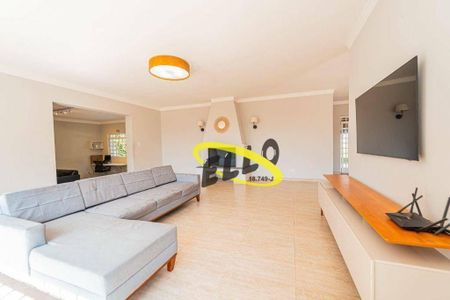5_photo/94cfaabccb.d7a91d1757fec3a4-ATLAS-02a16bd7-a56b-4c2f-947c-32870ae73801.jpg de casa para alugar com 3 quartos, 418m² em Vila Santo Antônio, Cotia
