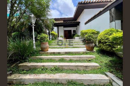 2_photo/94cfaabd1b.005b2c2c0d5e94b6-ATLAS-72f227c5-66b0-4442-b595-c32e94743721.jpg de casa à venda com 3 quartos, 480m² em Vila Santo Antônio, Cotia