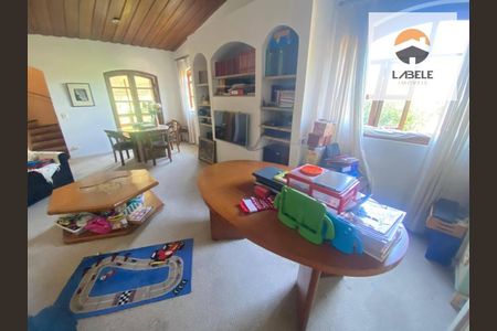 47_photo/94cfaabd27.5e2bd9d32391e806-ATLAS-ecb80661-80f1-4022-8c5e-ca465318db22.jpg de casa para alugar com 4 quartos, 870m² em Vila Santo Antônio, Cotia