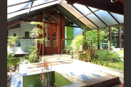 8_photo/94cfaabd27.7aeb7bc2eb1ec1ba-ATLAS-38cb8b30-8a55-4ef9-8423-9530fe35112d.jpg de casa à venda com 5 quartos, 1000m² em Vila Santo Antônio, Cotia